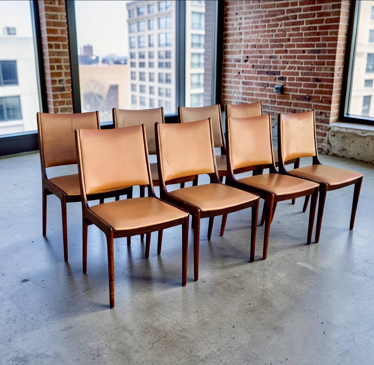 8 chaises scandinaves années 1960 de johannes andersen en palissandre massi