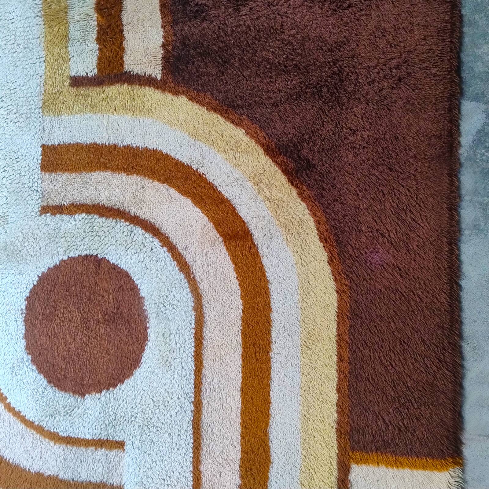 1970s Museum-Grade Avant-Garde Wool Rug The Epithet of Space Age Luxury. Ma