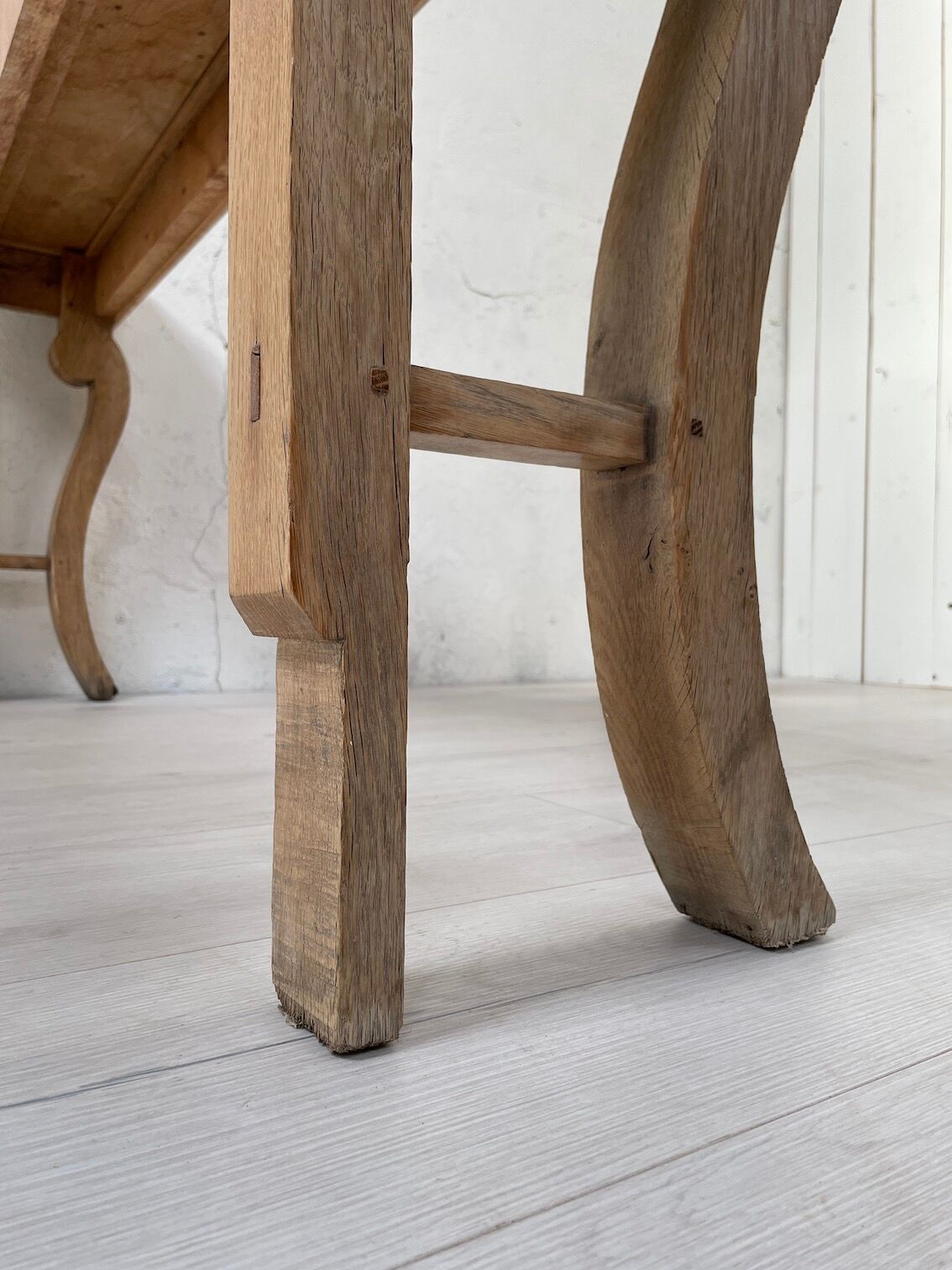 Raw oak butt console