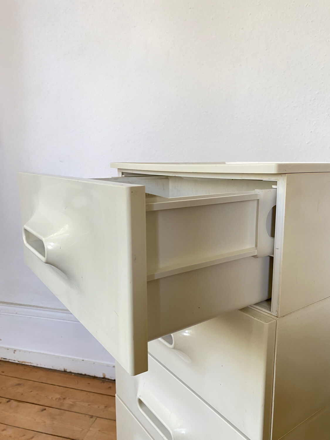 4 drawer chest of drawers