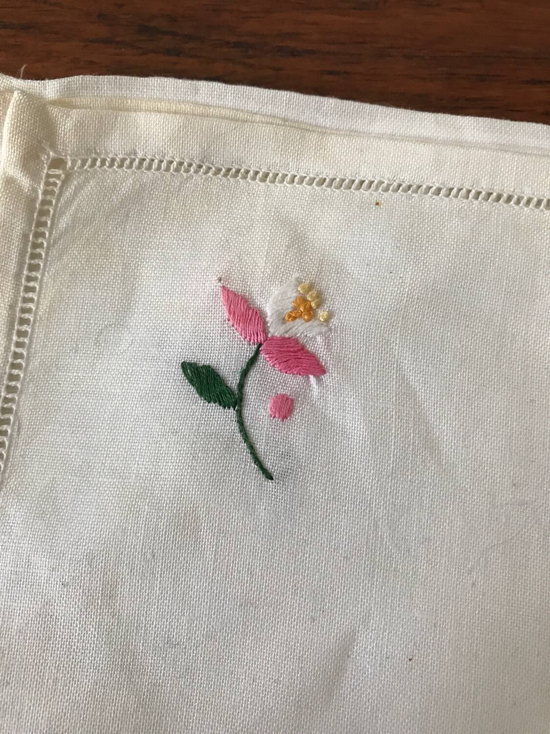 Set of embroidered napkins
