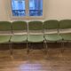 5 chaises 1 fauteuil 1970  structure chrome assise tissu vert style indus