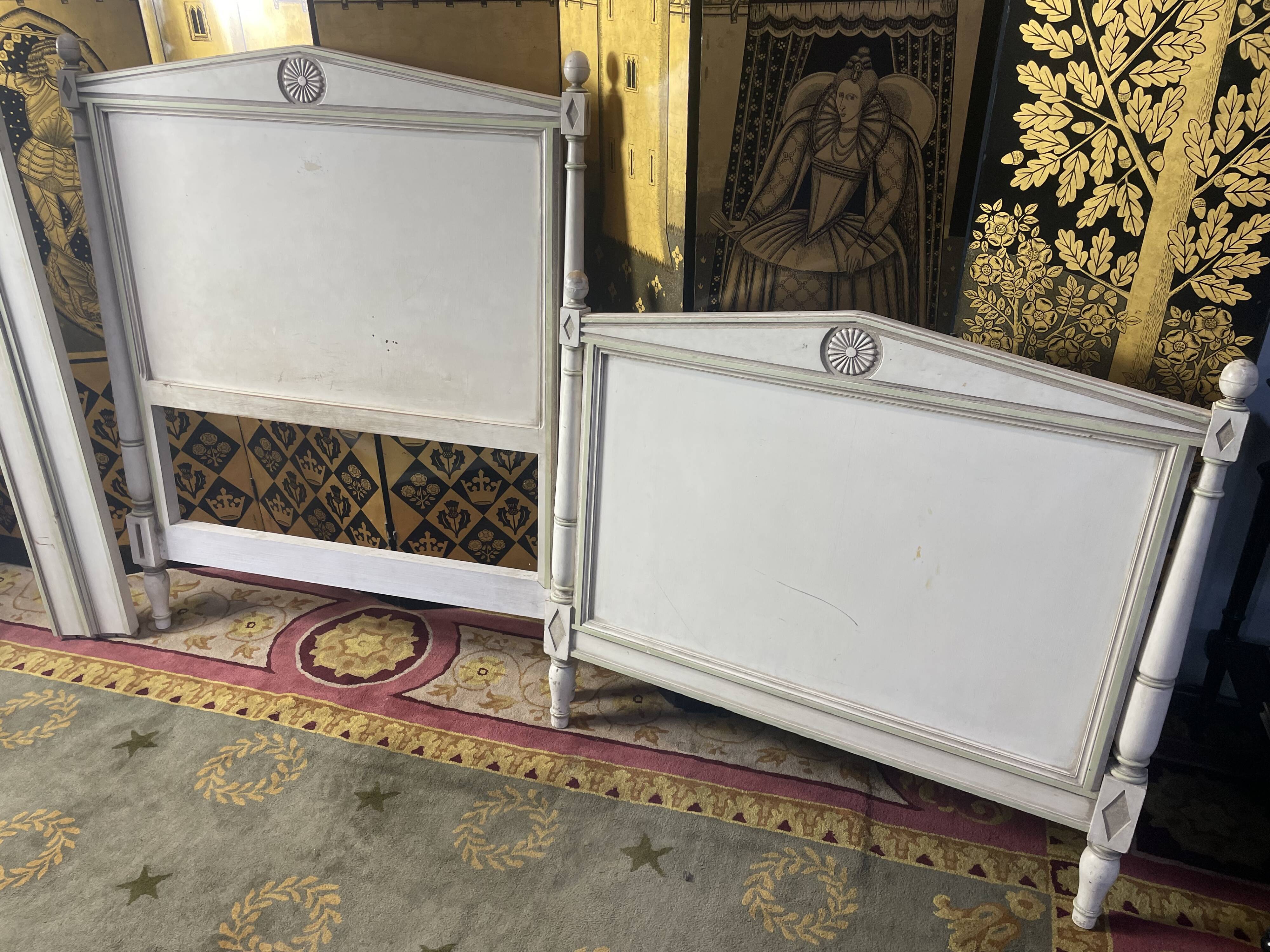 Children's bed Louis XVI style