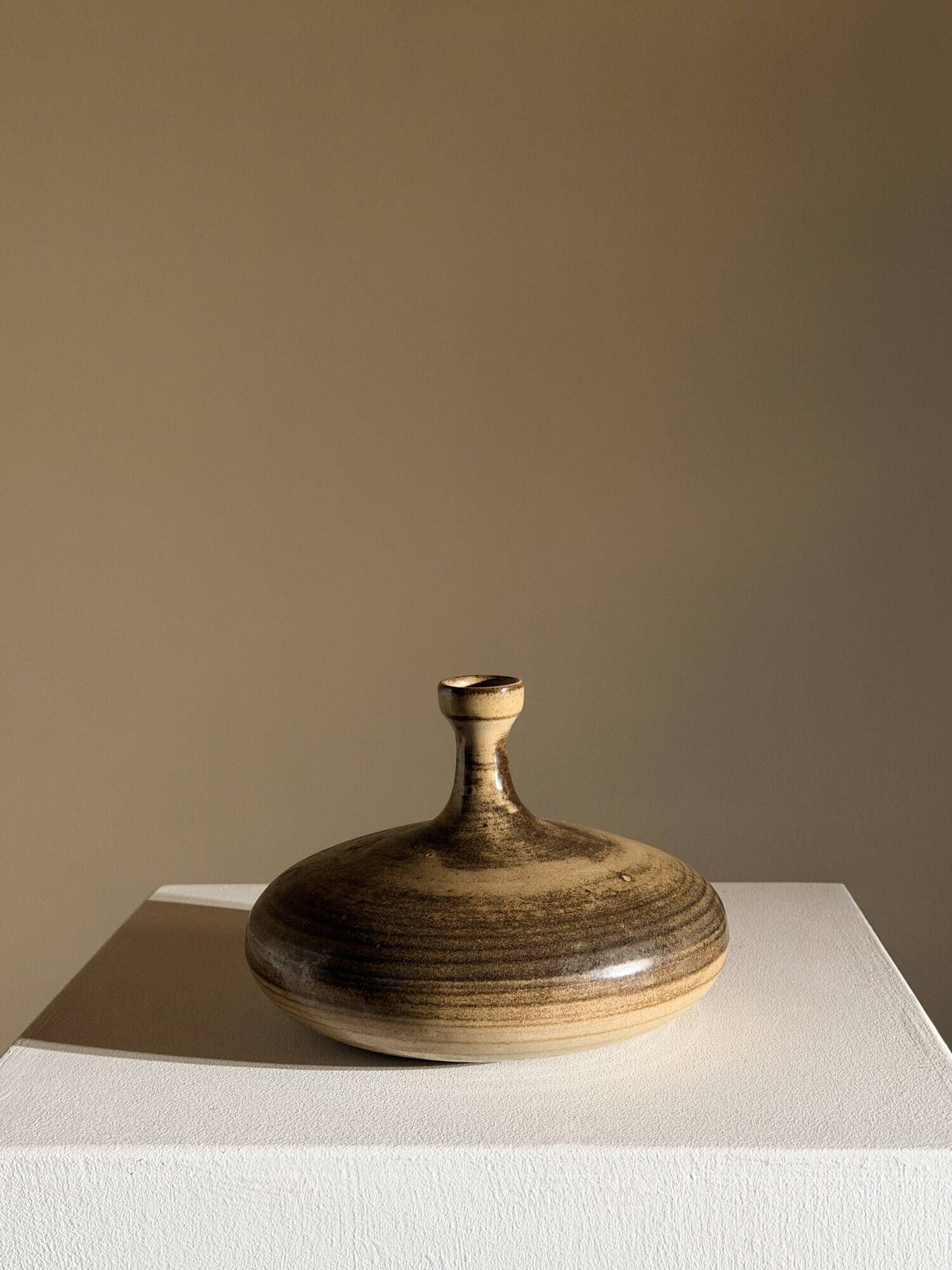 Vase en grès, France, circa 1960