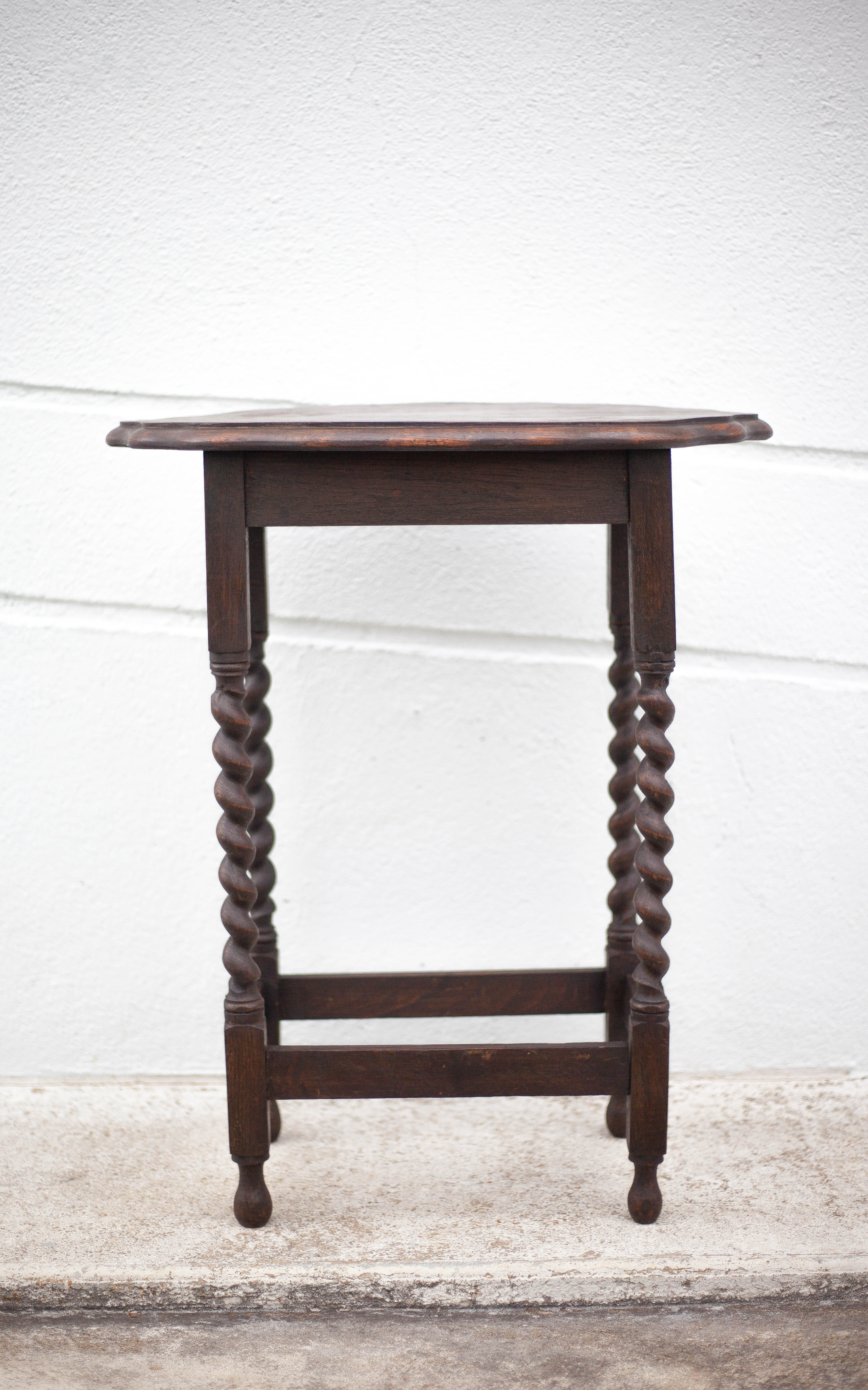 Table bois pieds tournés, table console bois, table ovale, sellette, porte-plante