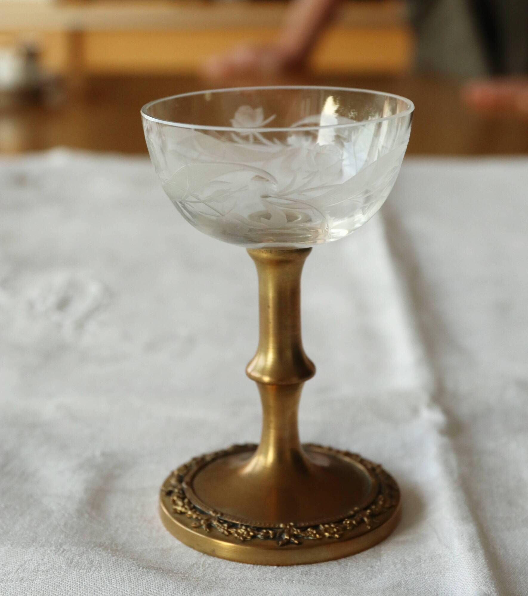 5+1 engraved crystal cups with gilded bronze - Louis XVI style, 19th century