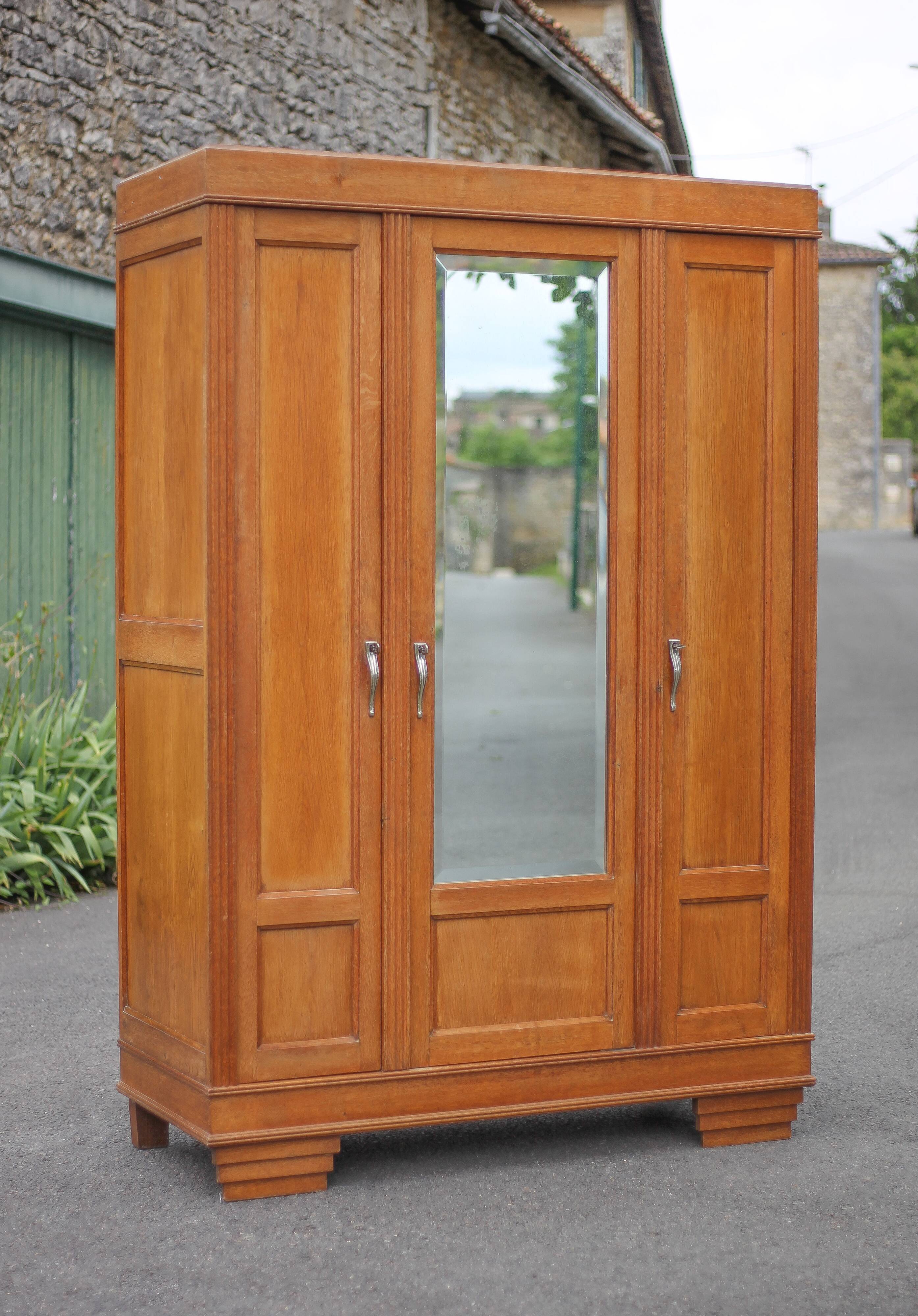 Art Deco wooden cabinet