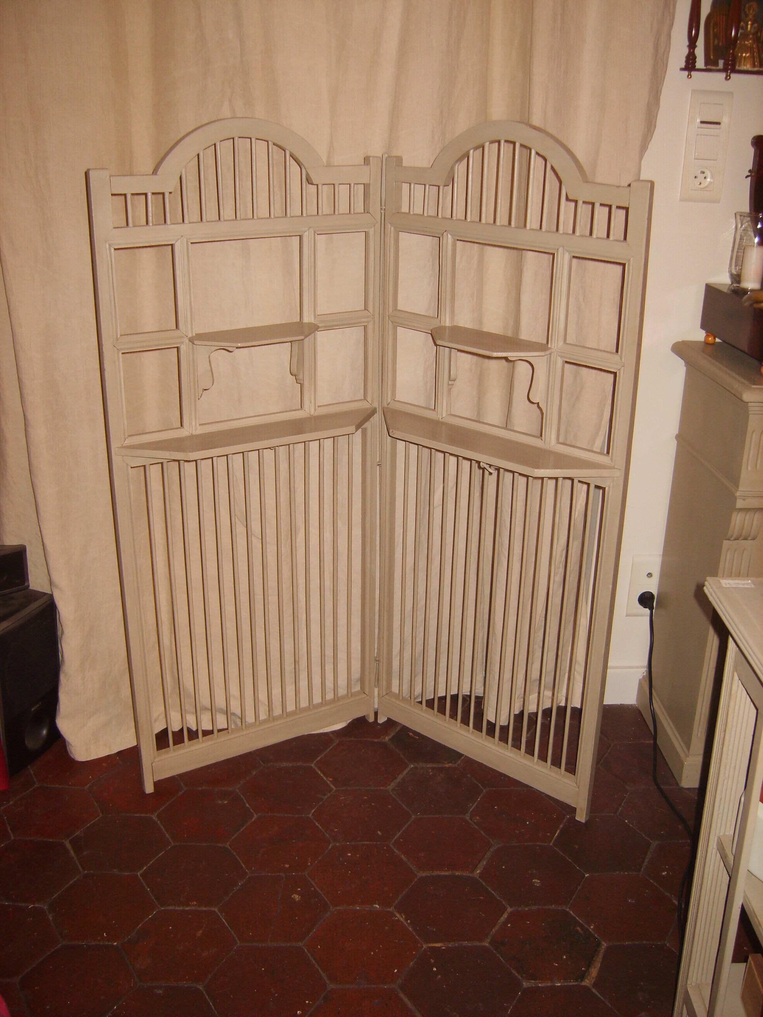 Wooden screen