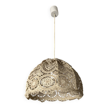 Lace suspension