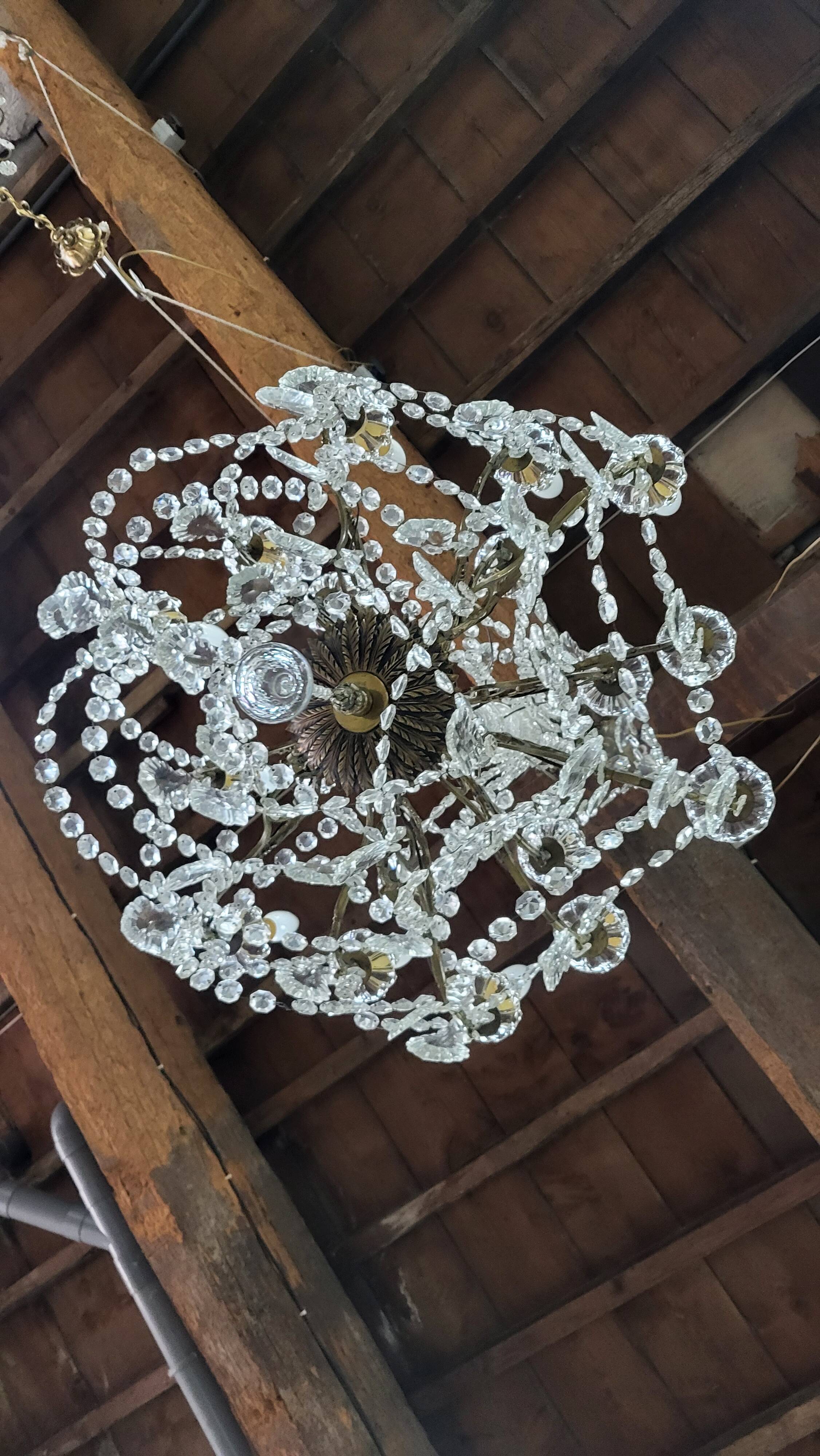 Chandelier with pendants 18 bulbs