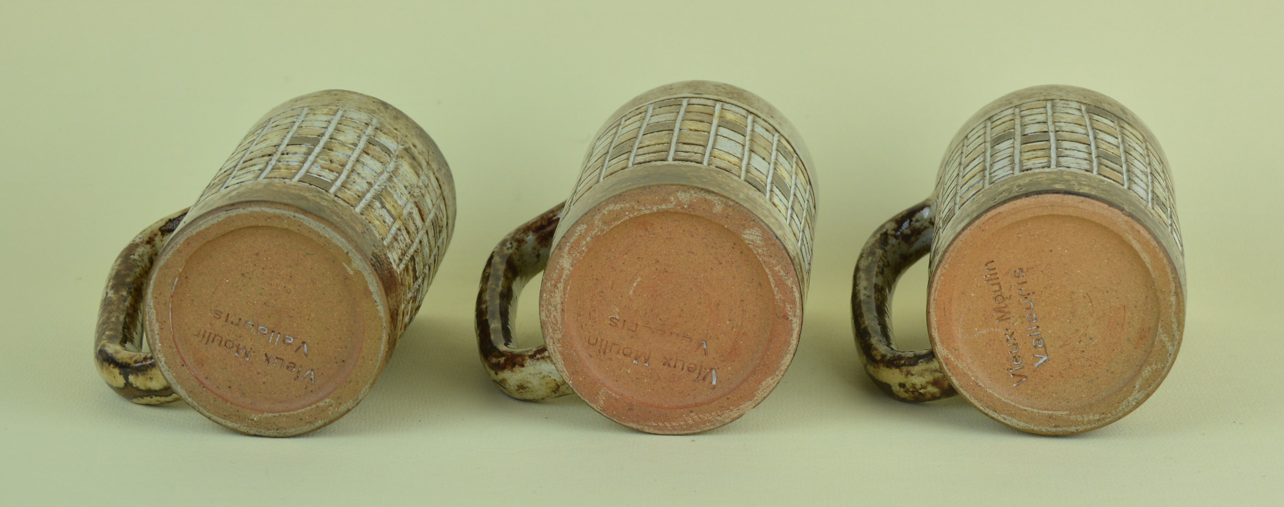 Set of 3 Atelier du Vieux Moulin mugs with grid decoration