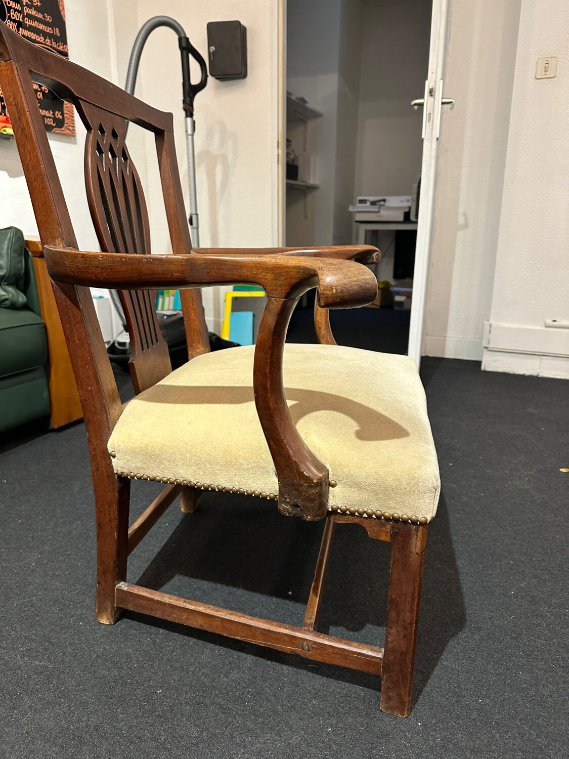 English dining chairs – Carver chairs – Hepplewhite style