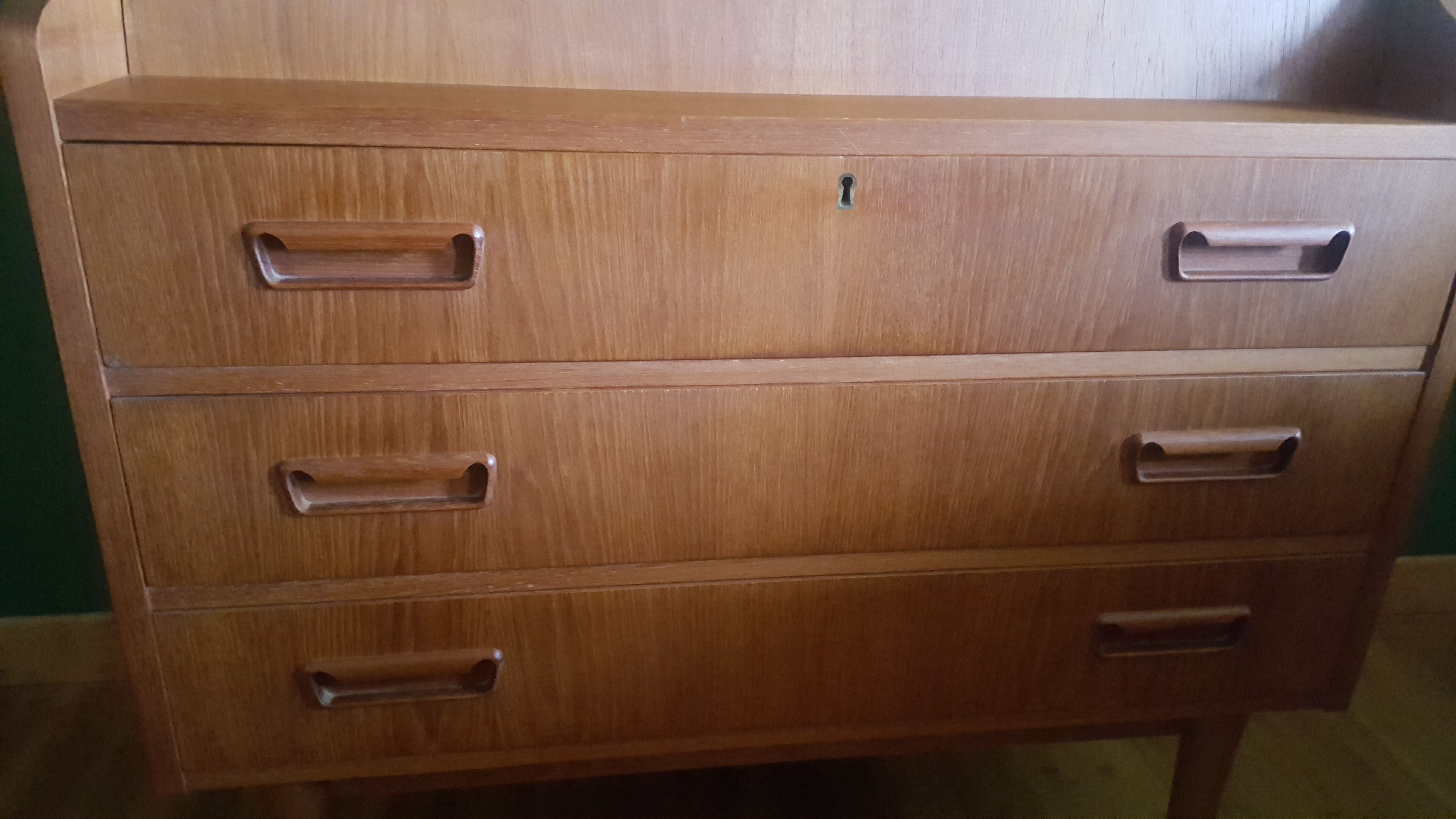 Secretary Gunnard Nielsen Tibergaard in teck