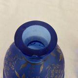 Carafe flacon ancien en verre dépoli bleu cobalt décor argent