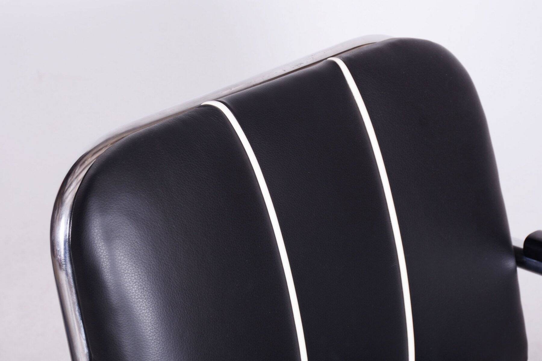 Bauhaus Lounge Chairs in Leather from Mücke Melder, 1930s, Set of 2