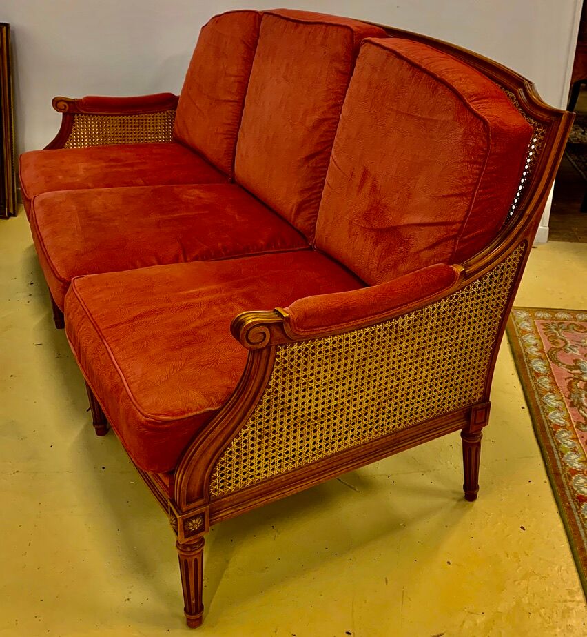 Three-seater sofa in cannage and pink velvet