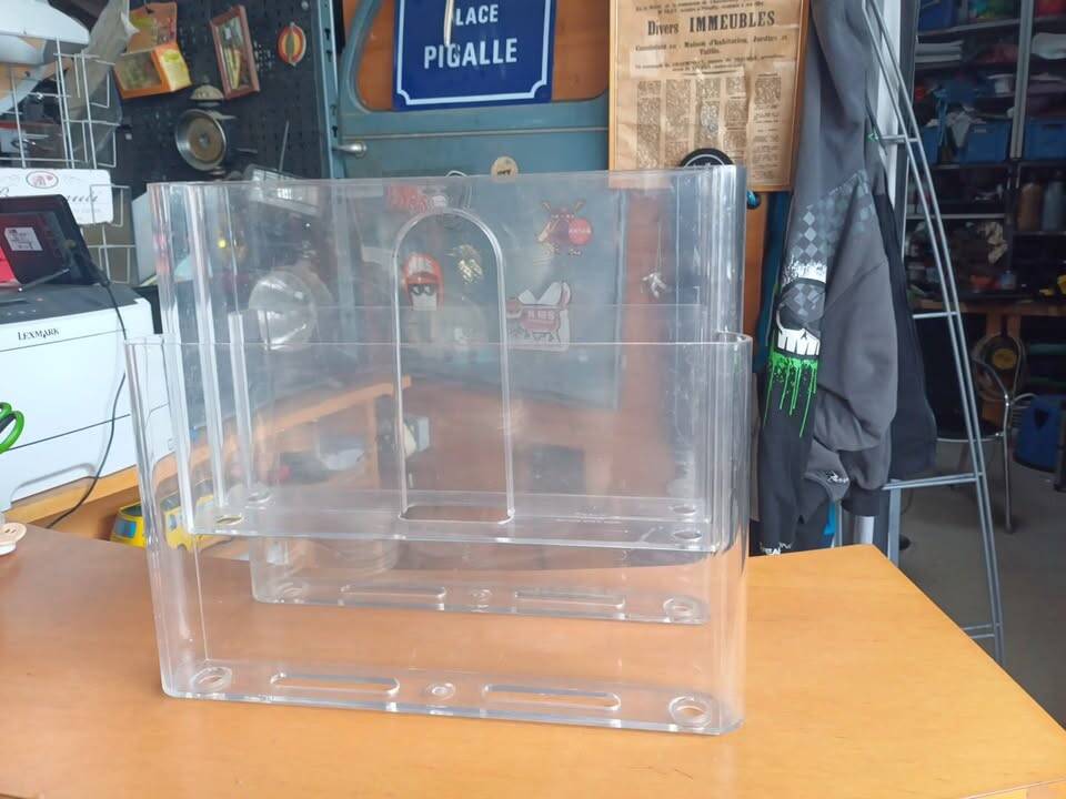 Kartell giotto stoppino magazine holder