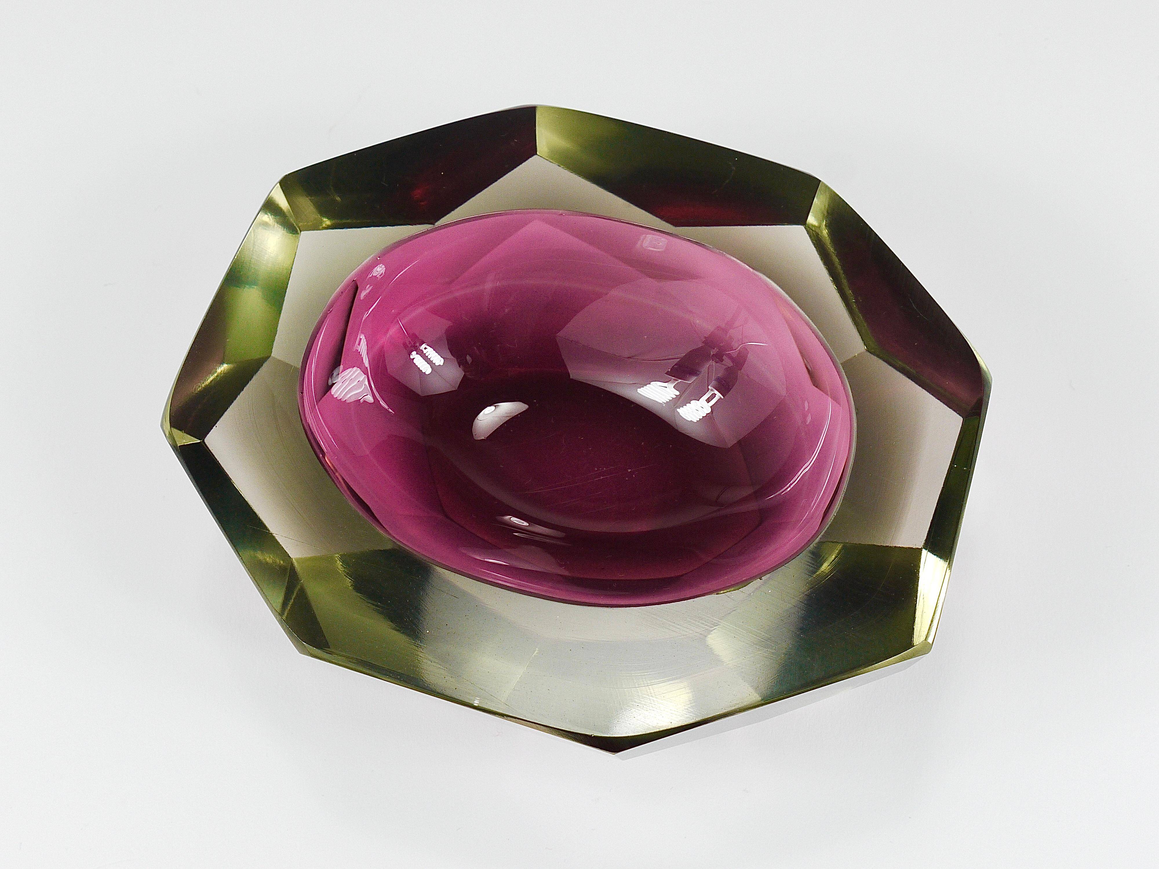 Flavio Poli Sommerso Caviar Murano Glass Bol Diamant par Seguso, Italie, années 1960