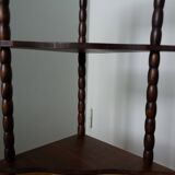 Corner shelf, corner with spool uprights