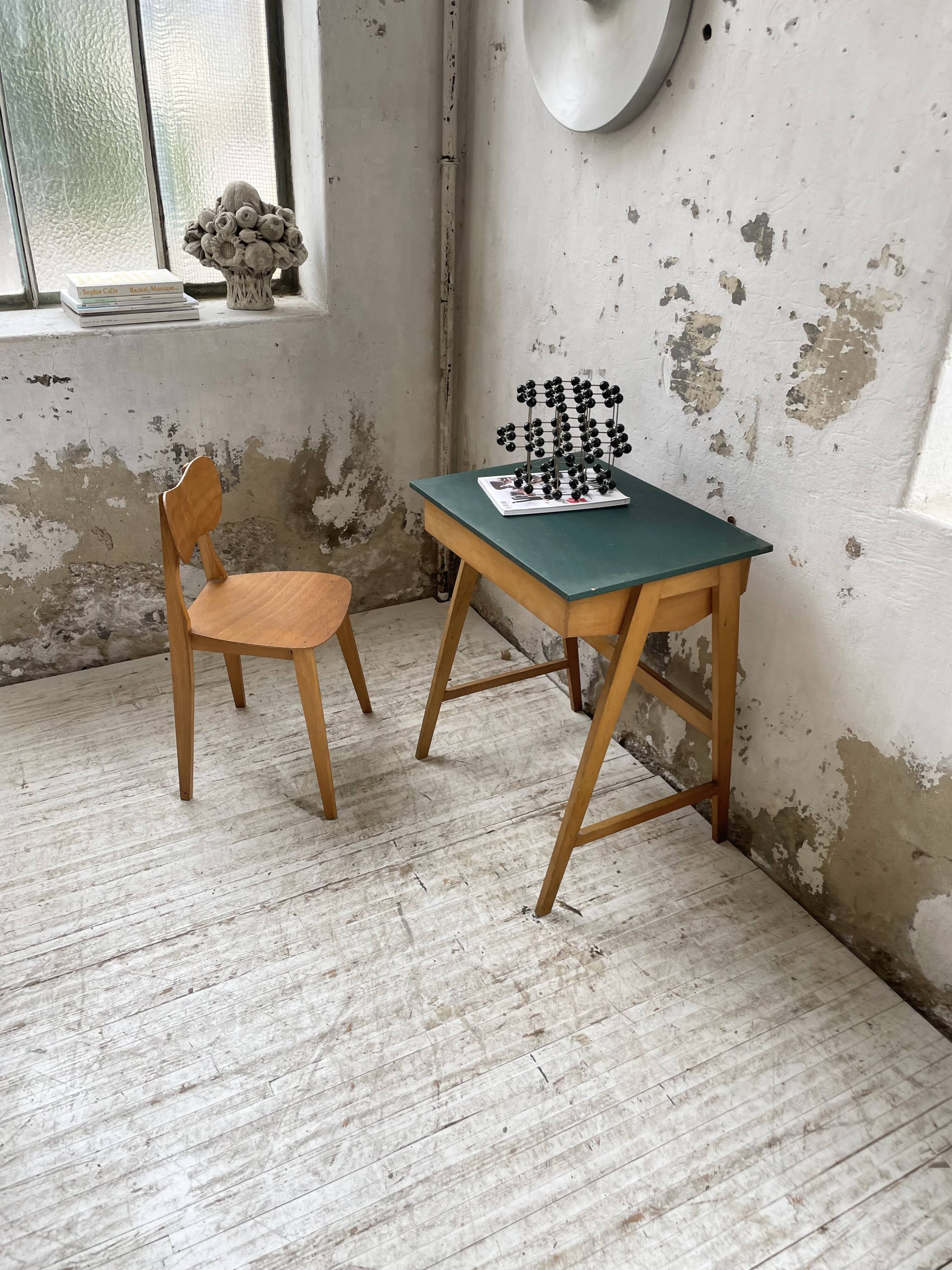 Bureau et chaise enfant pieds compas