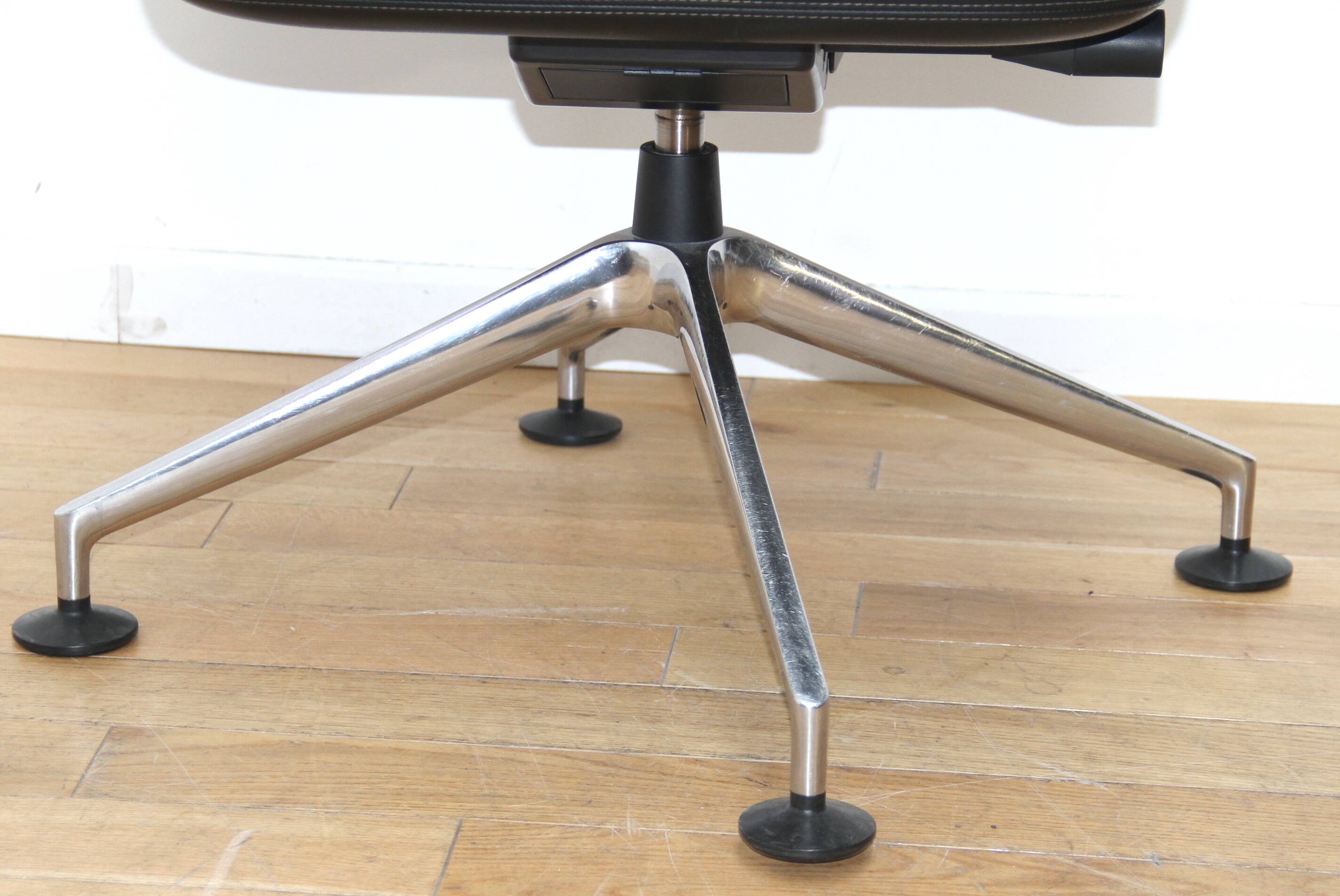 Highback office chair, Vitra