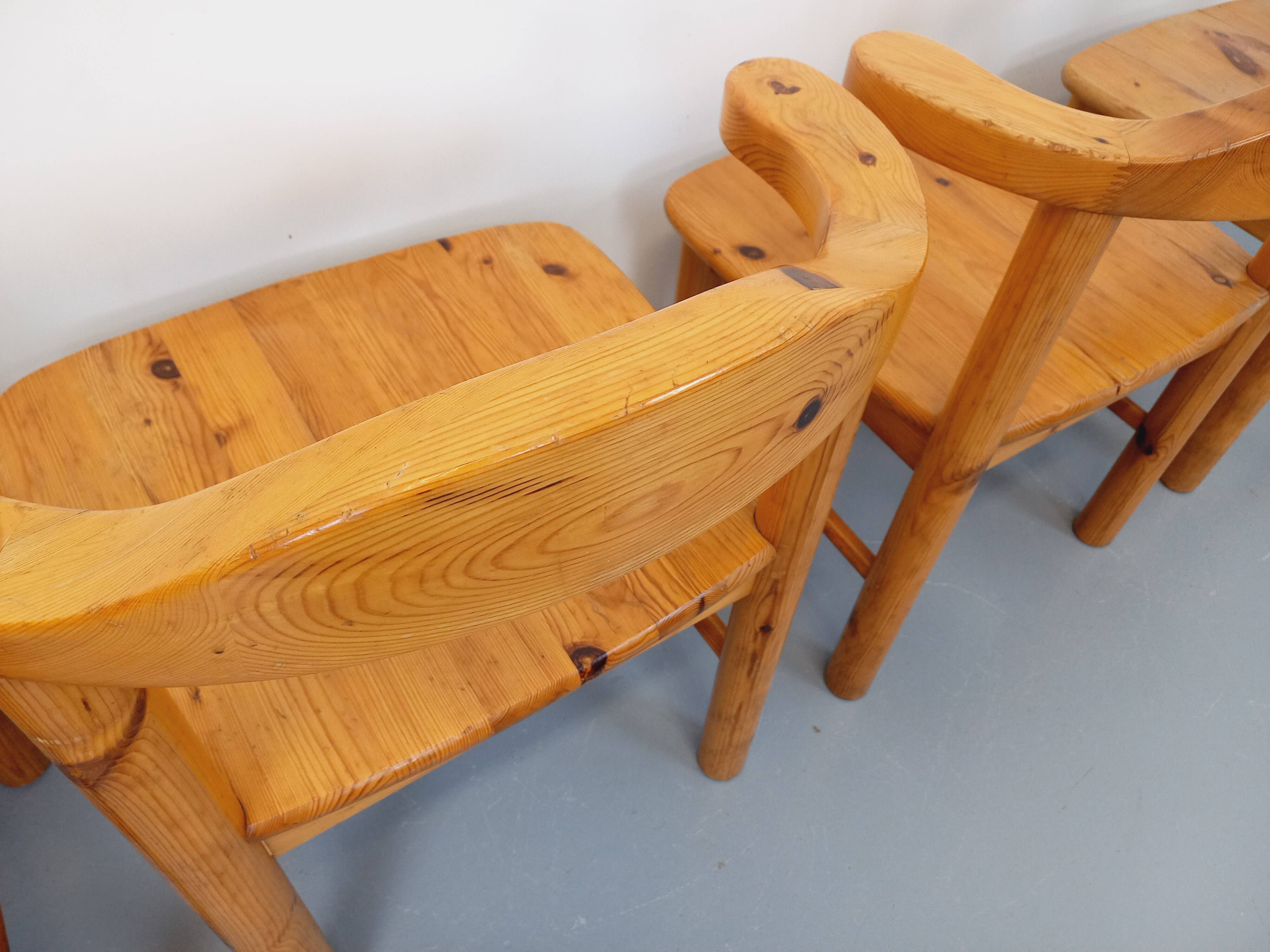 Set of 4 armchairs in pine from the 60s and 70s