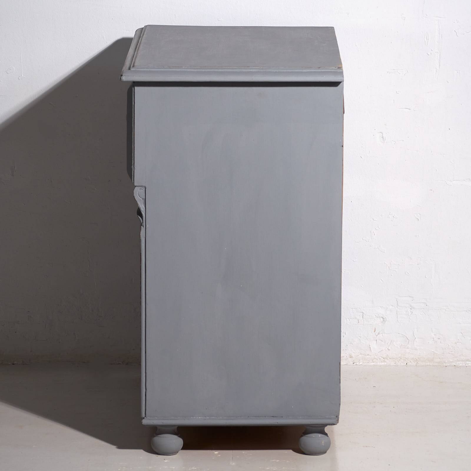 Antique two-door living room chest of drawers (circa 1920) #15