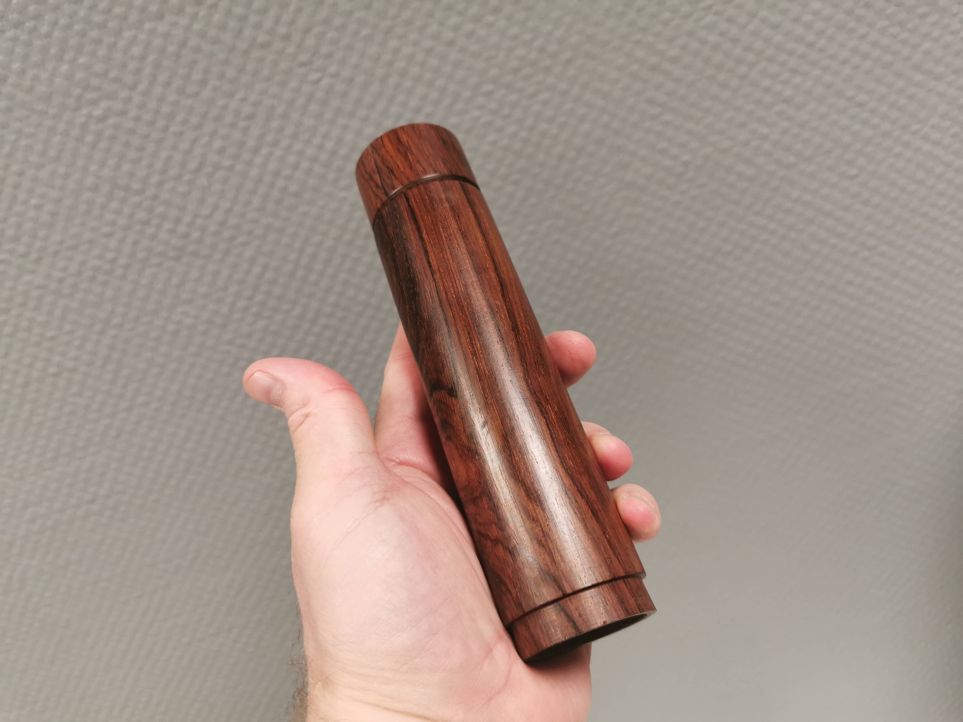 A salt and pepper set in rosewood, Danish from the 1960s-70s.