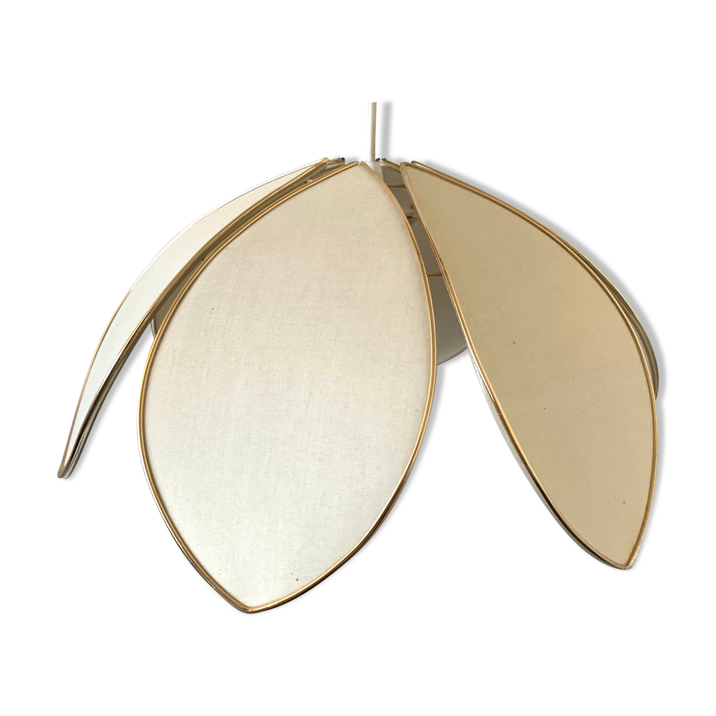 Lotus flower suspension