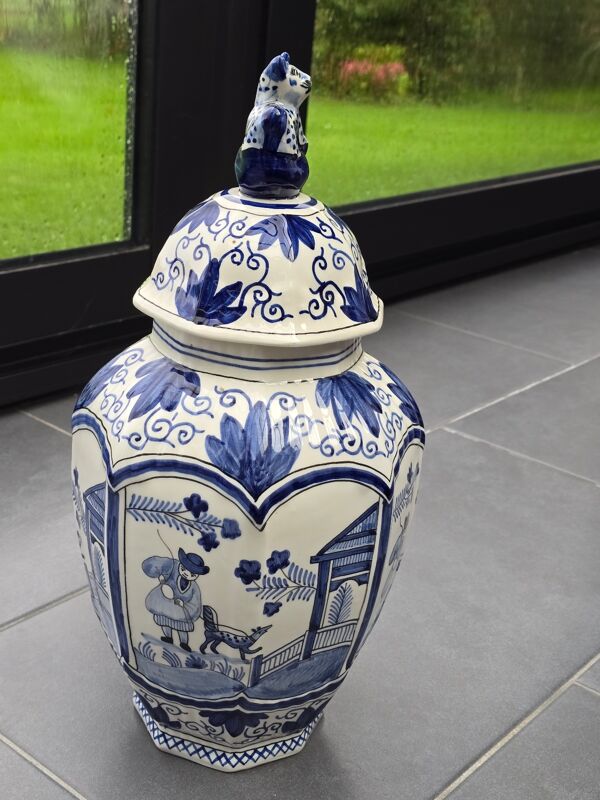 Vase pot couvert Delft manufacture néerlandaise, début XXème