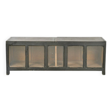 Glazed wooden chest with patina (44 x 120 x 25cm)
