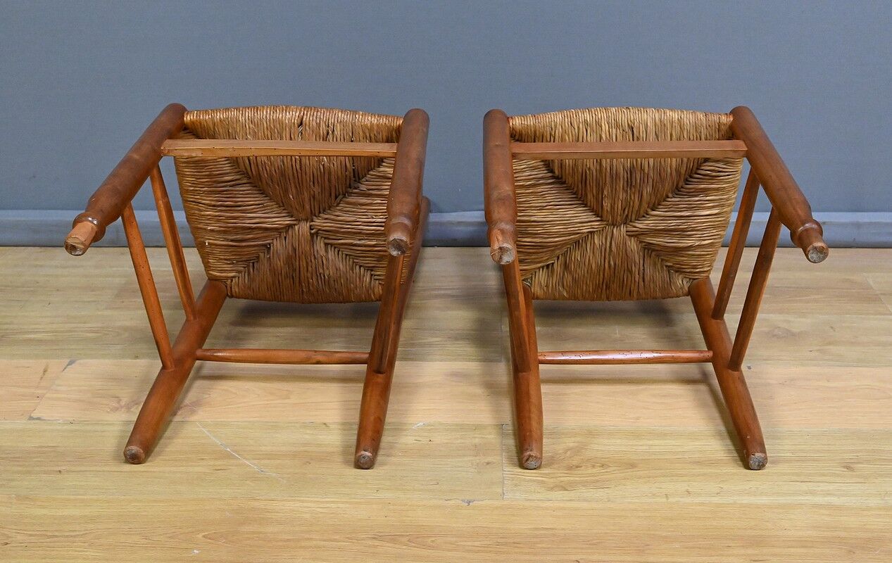 Pair of rush-seated chairs in cherry wood – late 19th century