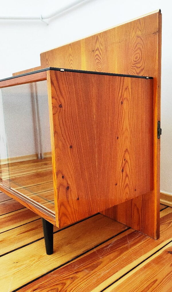 Buffet par M. Pozar, UP Závody Tchécoslovaquie années 1960