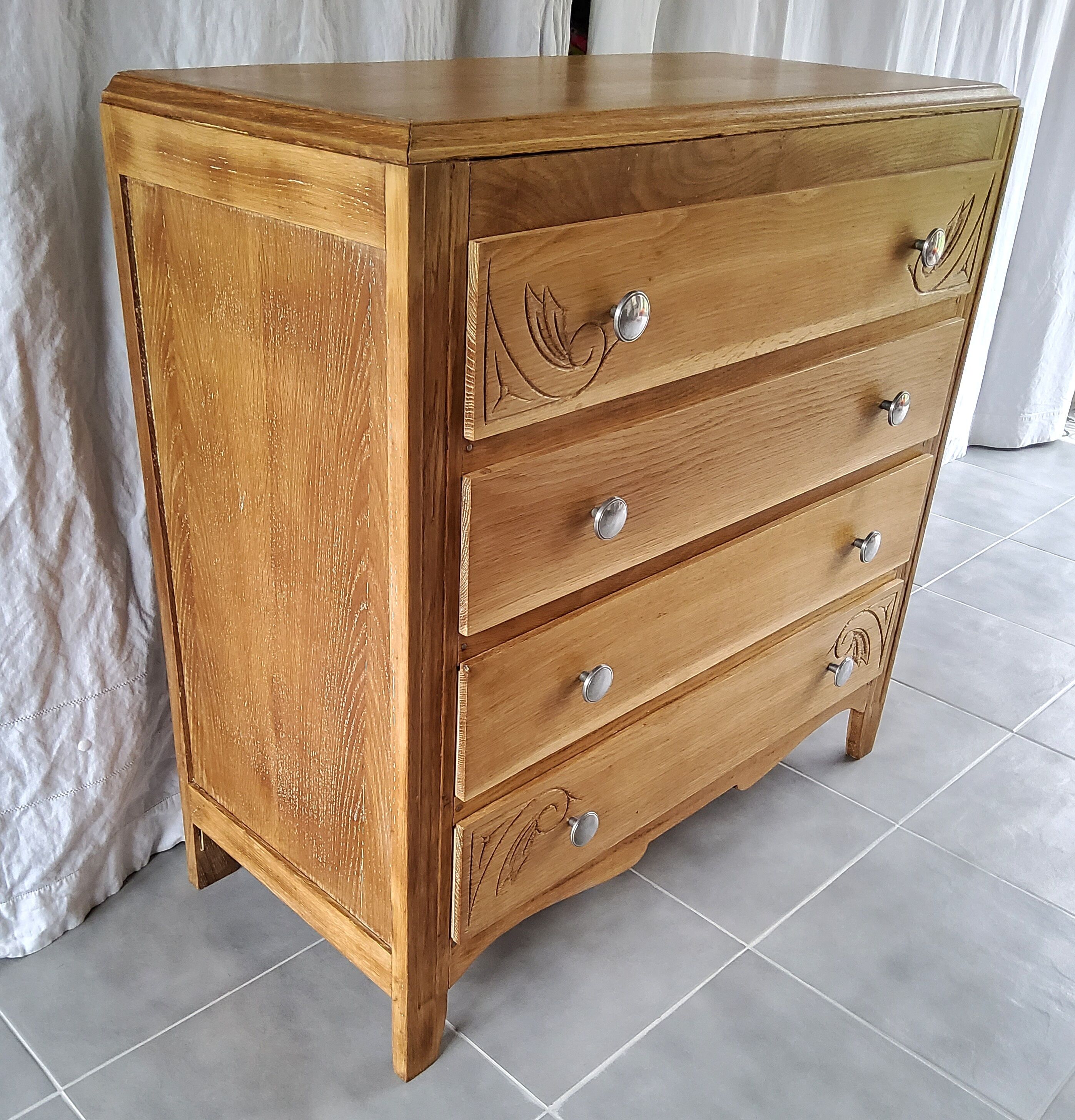 Art Deco chest of drawers