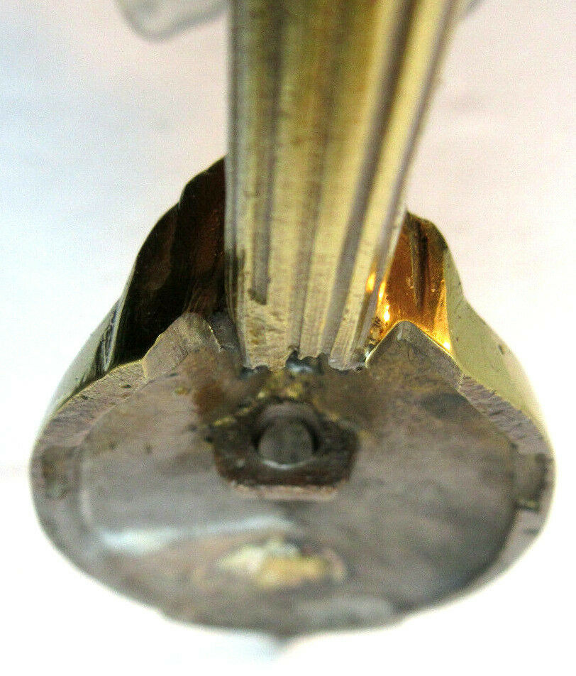 Art Deco applied in gilded bronze - rose glass with 13 petals