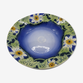 Hollow dish with daisies in opaque porcelain of Gien
