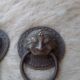 Paire de heurtoirs de porte bronze asiatique
