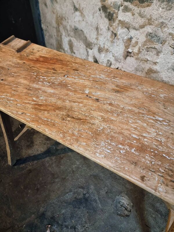 Table de toilette ou bureau d'écriture français ancien en châtaignier et peuplier, vers 1900