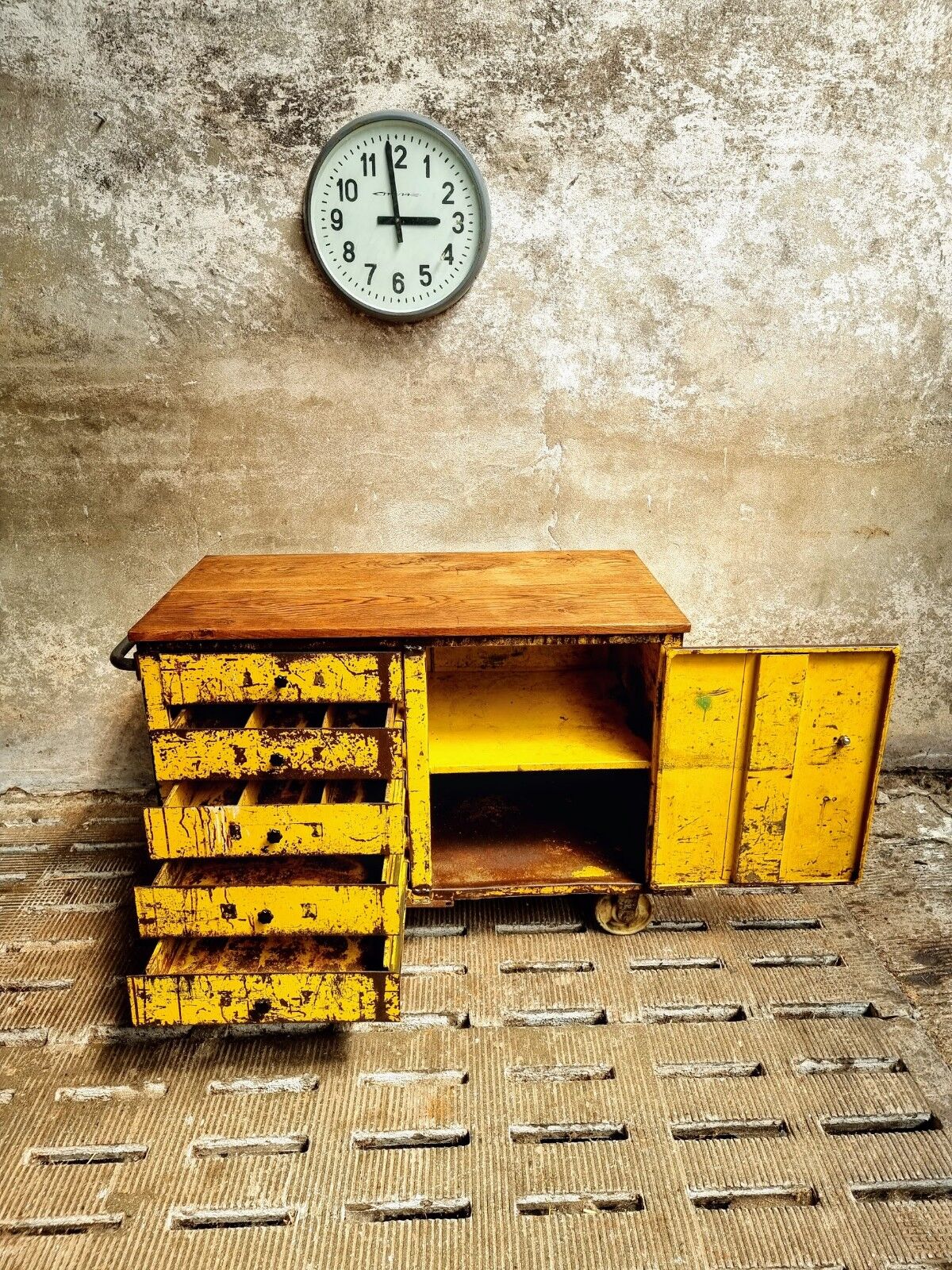 Industrial workbench trolley yellow chest of drawers