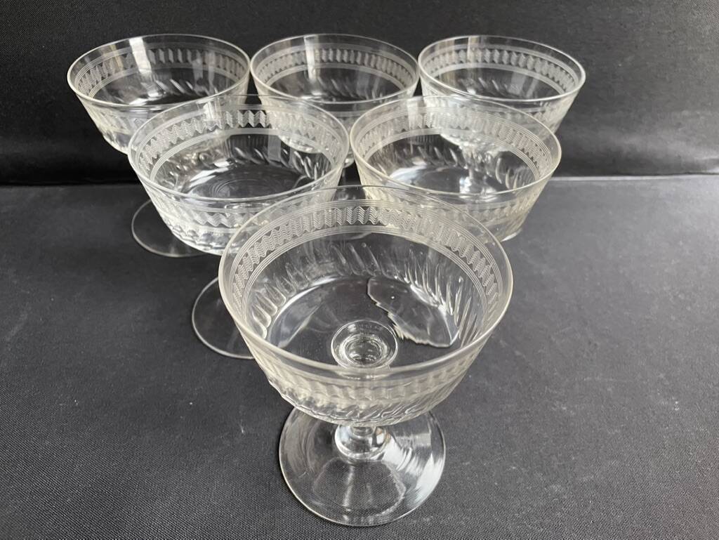 6 champagne glasses in blown, cut and guilloché crystal – Art Deco