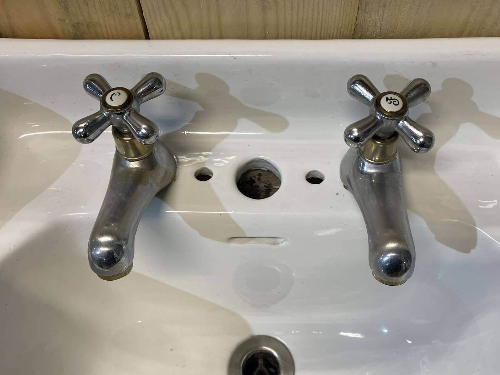 1930s Art Deco Washbasin