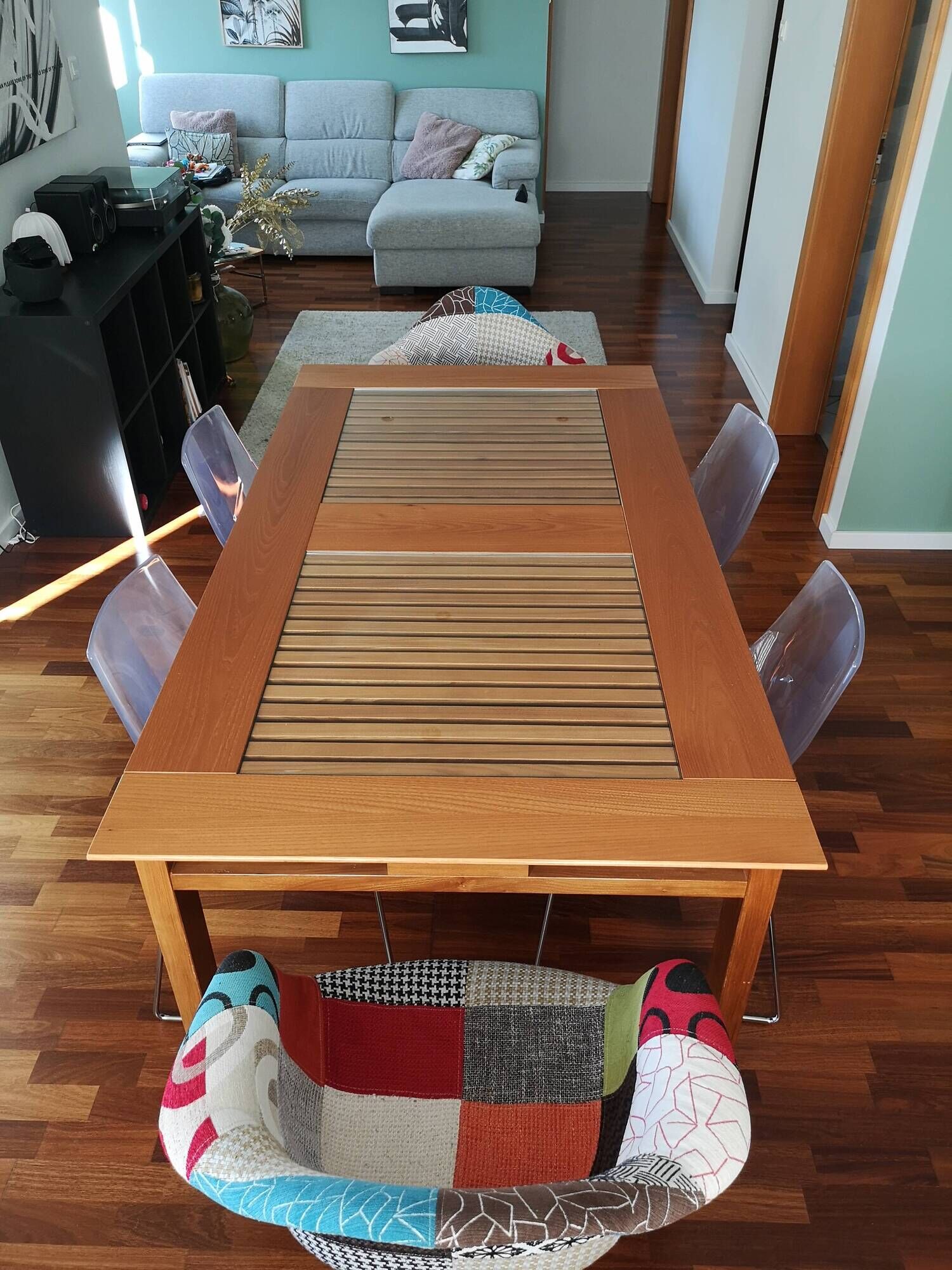 extendable dining table