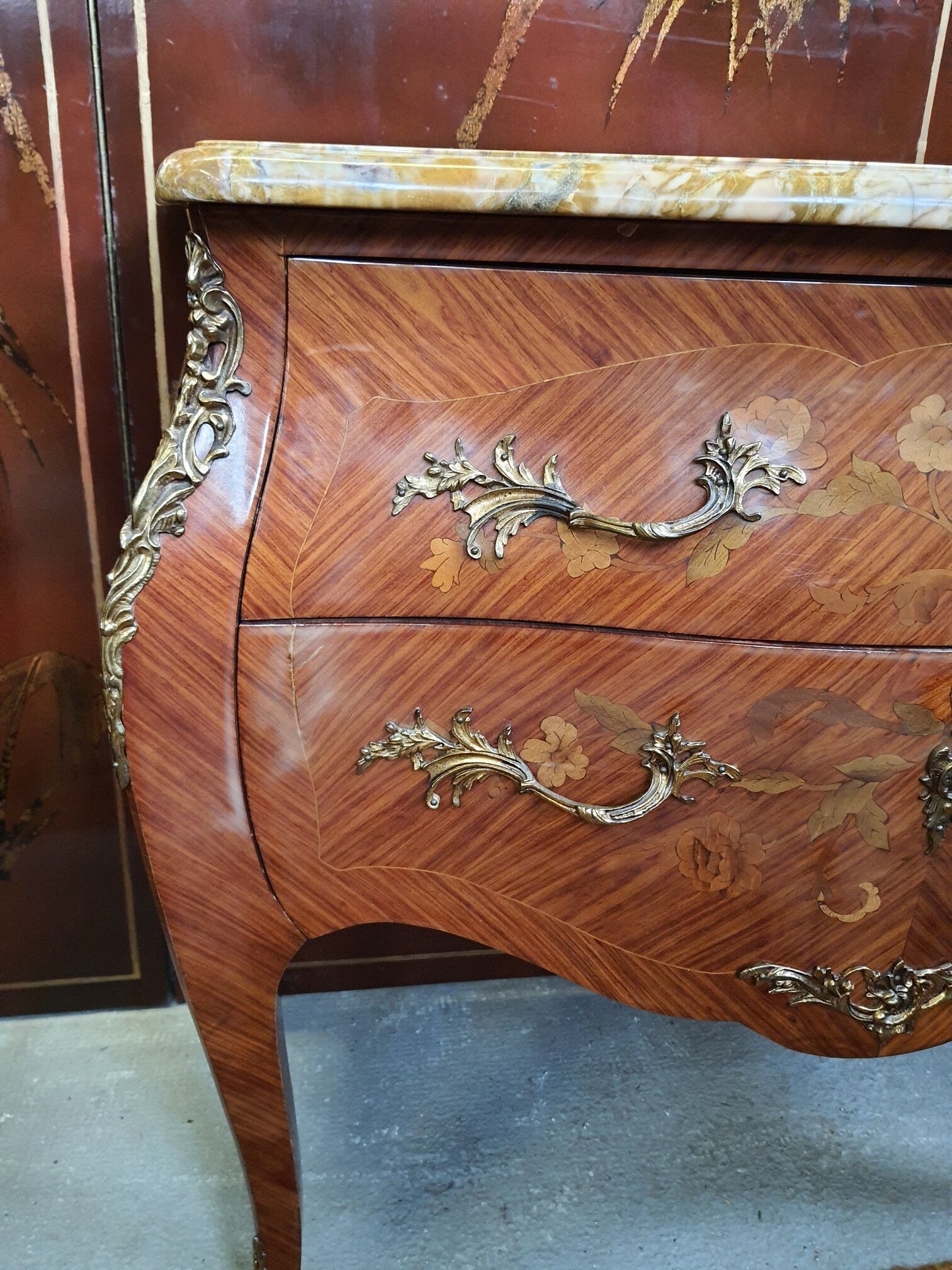 Louis XV-style dresser in marquetry