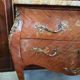Commode de style Louis XV en marqueterie