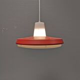 Lampe à suspension des années 70, métal laqué rouge avec plateau en plastique dur