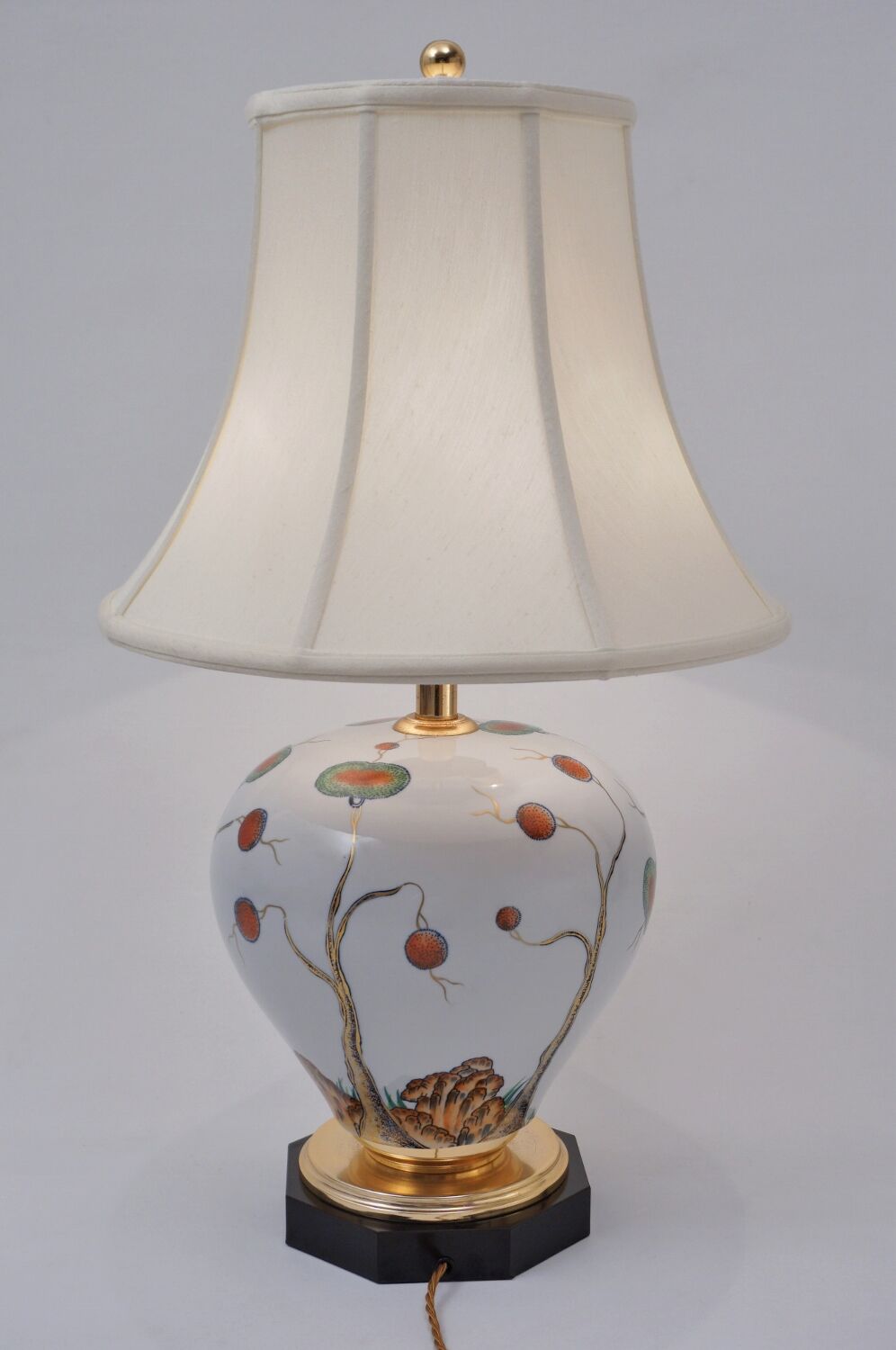 Giulia Mangani porcelain lamp chinoiserie with lychee, 1950`s ca