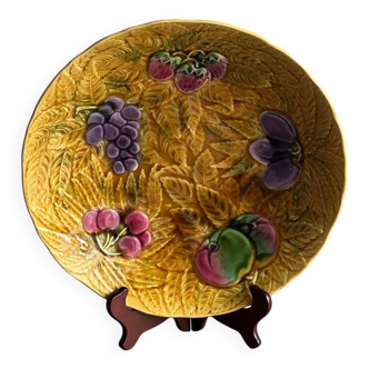Round barbotine dish with fruit decoration Sarreguemines