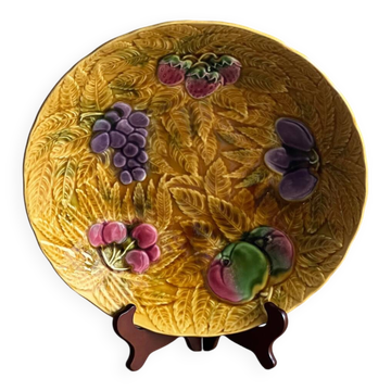 Round barbotine dish with fruit decoration Sarreguemines