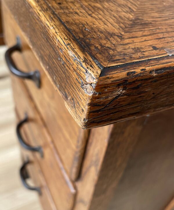 Bureau de ministre en chêne massif avec marqueterie années 1930