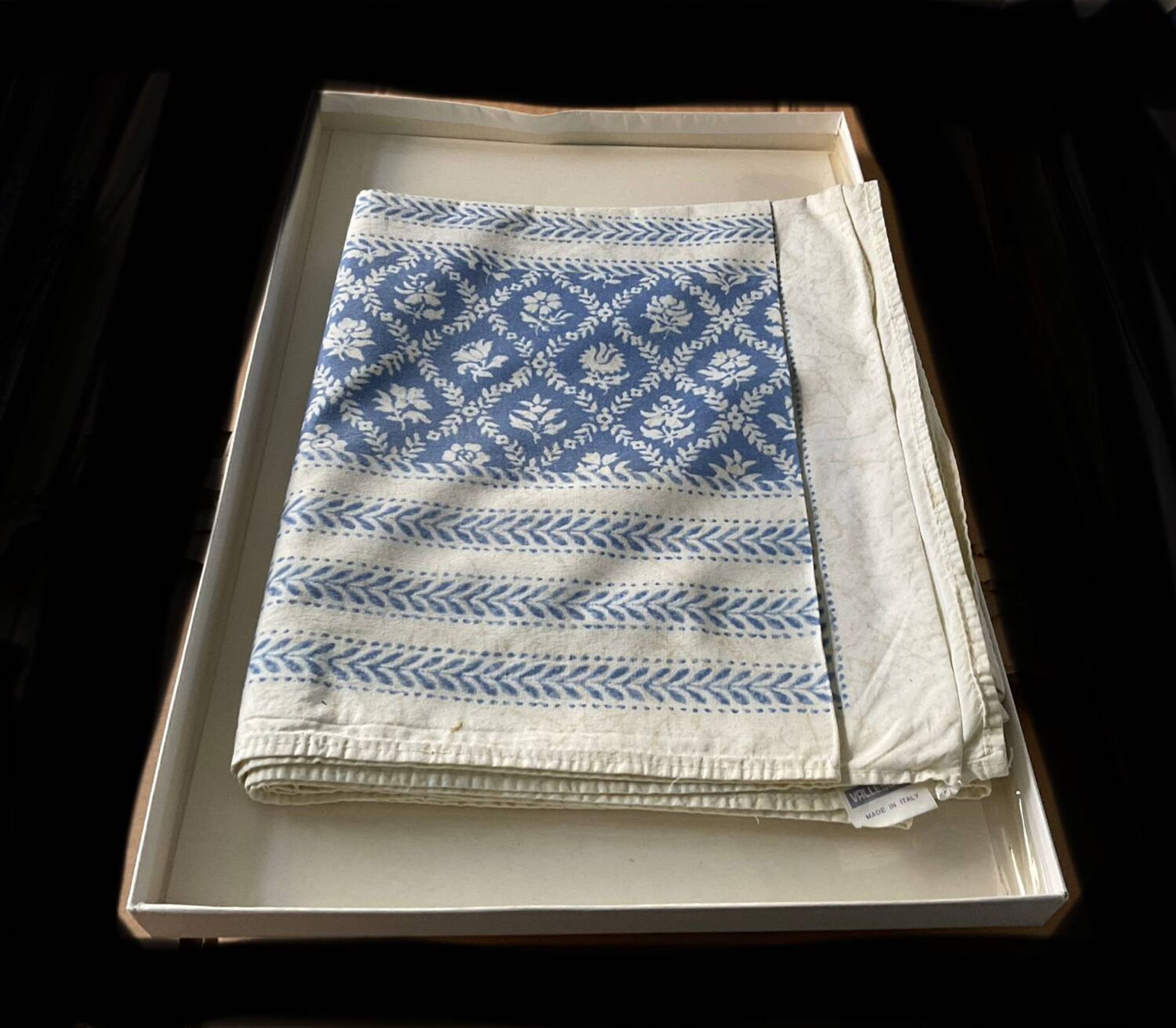 Tablecloths and napkins made in Italy